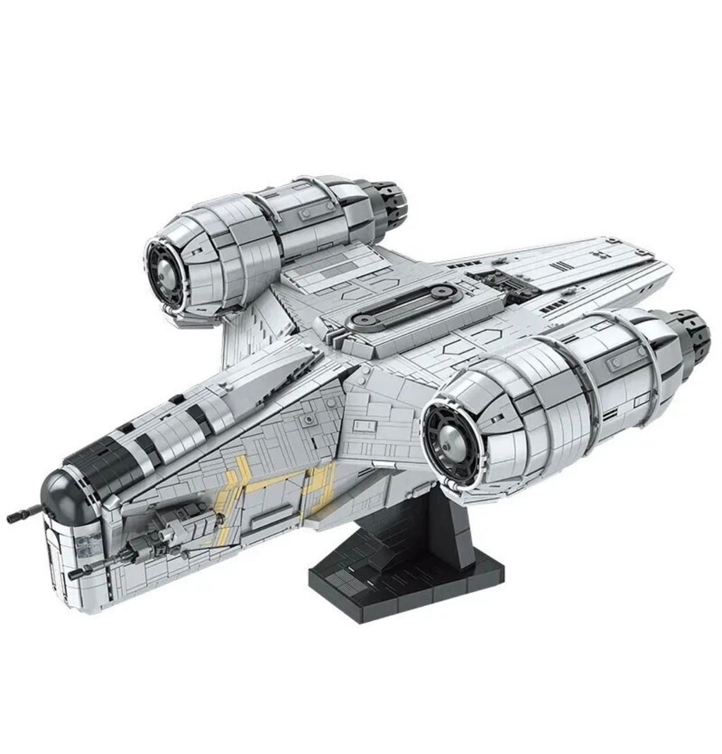 MOULD KING 21023 Large Razor Crest Starship – 5,018 Pieces
 - Retired / Limited Edition